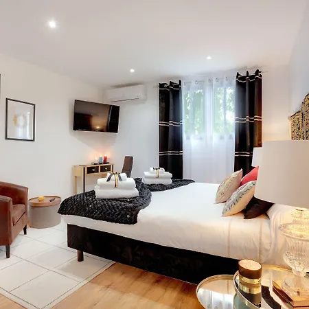 Casa de hóspedes La Des Sens 3*